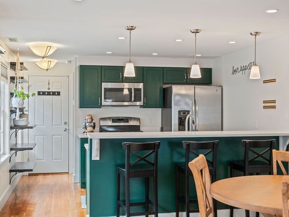 34 Knowlton 2, Somerville MA 02145