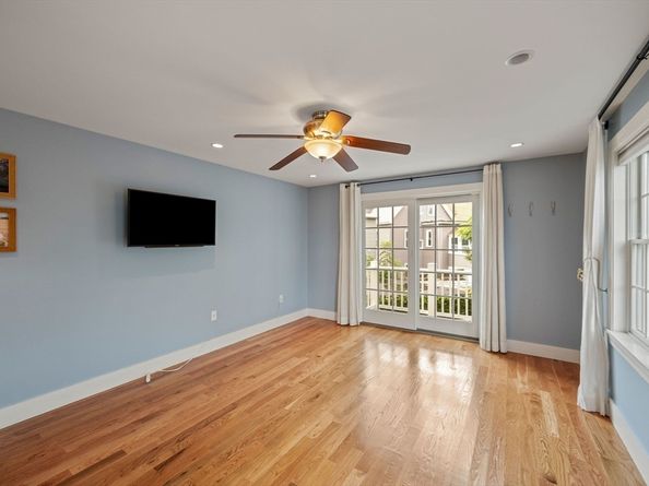 34 Knowlton 2, Somerville MA 02145