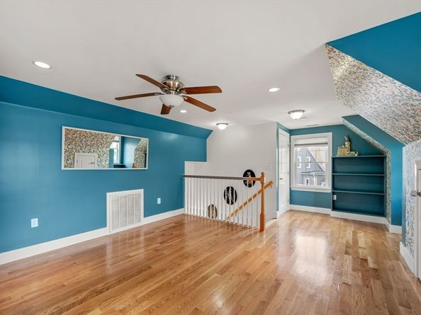 34 Knowlton 2, Somerville MA 02145