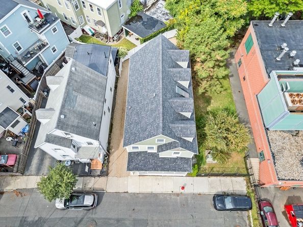 34 Knowlton 2, Somerville MA 02145