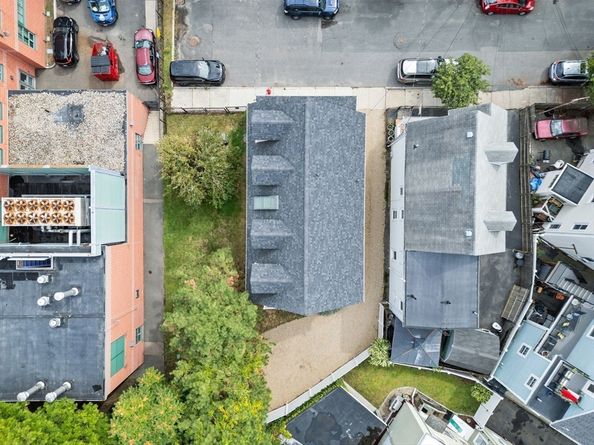 34 Knowlton 2, Somerville MA 02145