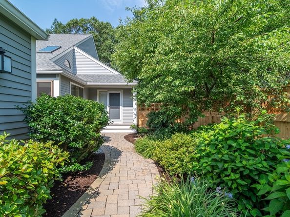 12 Cutting Cross Way 12, Wayland MA 01778
