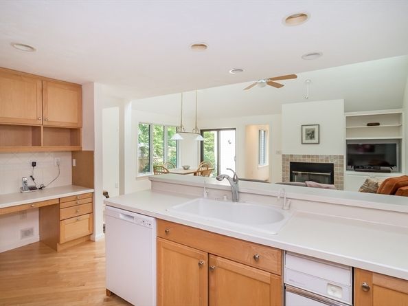 12 Cutting Cross Way 12, Wayland MA 01778