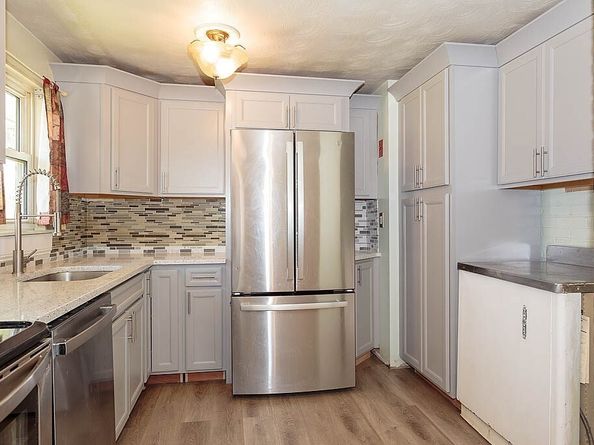 38 Mcdevitt Rd, Randolph MA 02368
