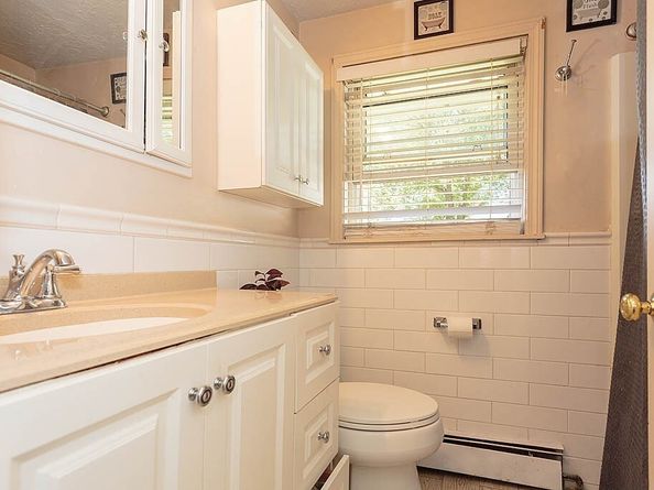 38 Mcdevitt Rd, Randolph MA 02368