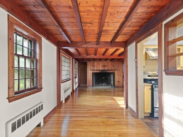 6 Longbow Rd, Lynnfield MA 01940