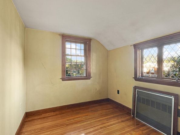6 Longbow Rd, Lynnfield MA 01940