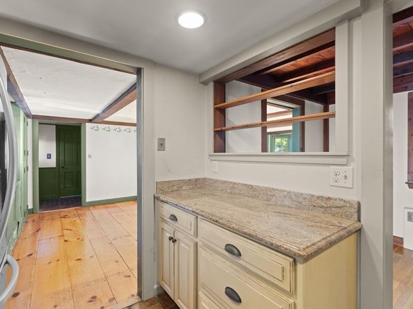 6 Longbow Rd, Lynnfield MA 01940