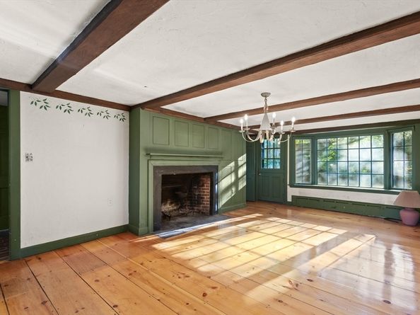 6 Longbow Rd, Lynnfield MA 01940