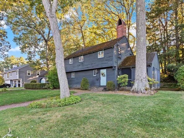 6 Longbow Rd, Lynnfield MA 01940