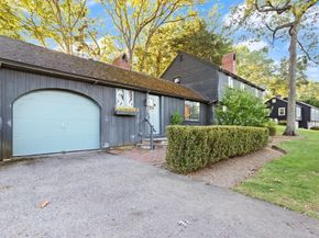 6 Longbow Rd, Lynnfield MA 01940