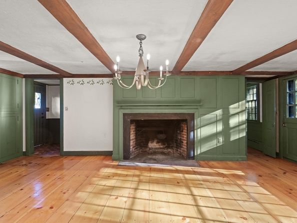 6 Longbow Rd, Lynnfield MA 01940