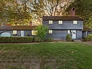 6 Longbow Rd