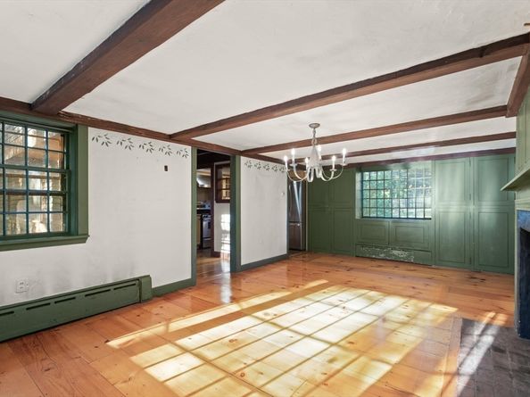 6 Longbow Rd, Lynnfield MA 01940