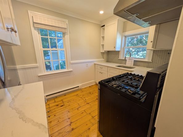 2 Court St 4, Newburyport MA 01950
