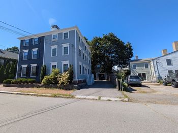 2 Court St