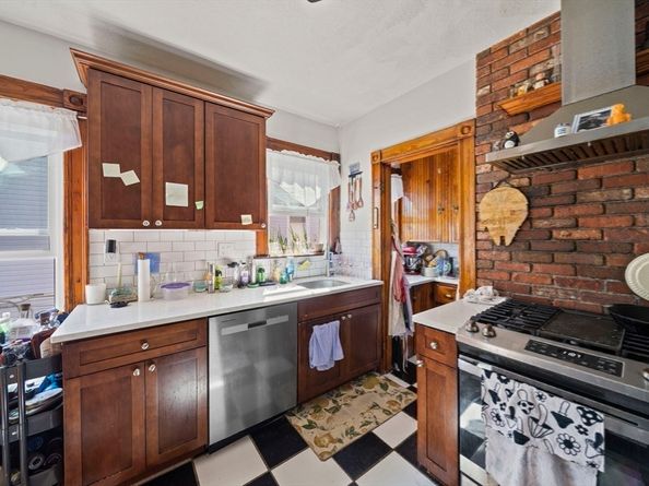 16 Hamilton Rd, Somerville MA 02144