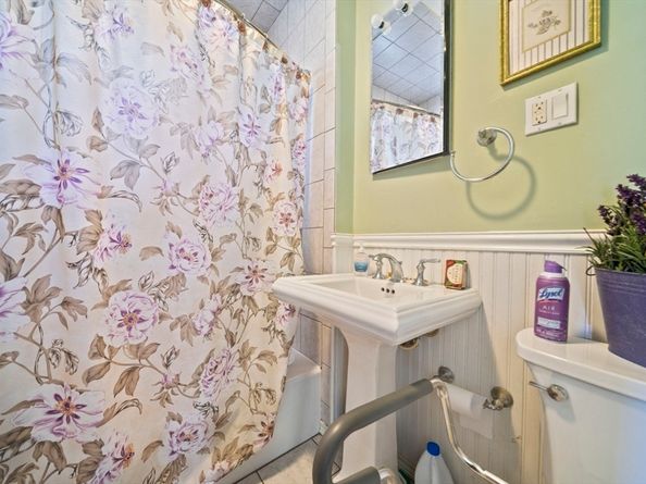 16 Hamilton Rd, Somerville MA 02144
