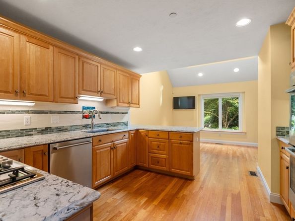 1605 Wisteria Way 1605, Wayland MA 01778