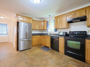 366 Southbridge Rd, Warren MA 01083