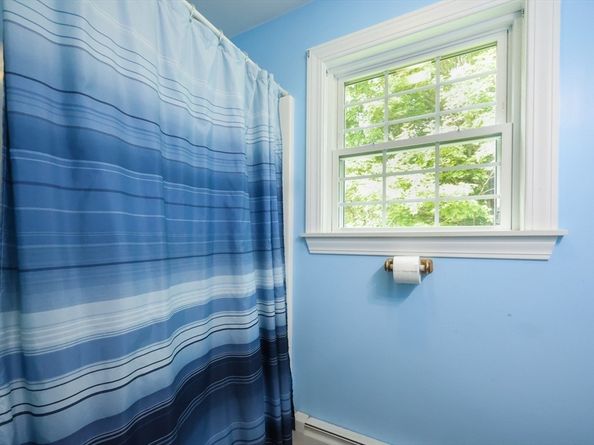 366 Southbridge Rd, Warren MA 01083