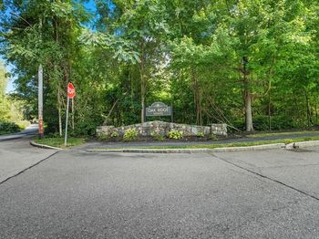 12 Birchbrush Ln