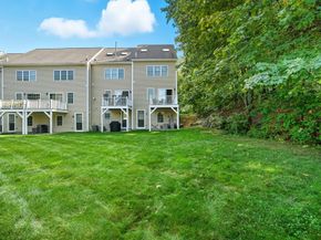 12 Birchbrush Ln 12, Worcester MA 01606
