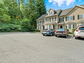 12 Birchbrush Ln 12, Worcester MA 01606
