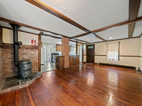166 Carver Rd, Plymouth MA 02360