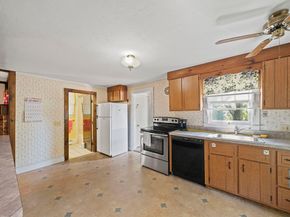 166 Carver Rd, Plymouth MA 02360
