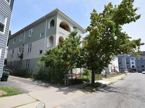 6 Pelham Street, Worcester MA 01609