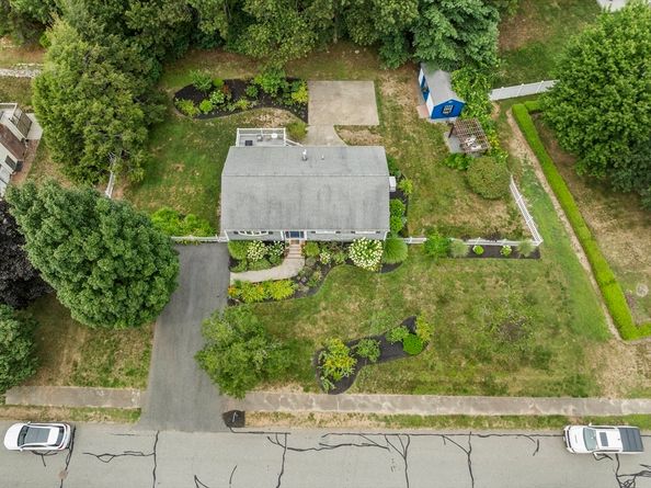 111 Zabrosky Ave, Stoughton MA 02072