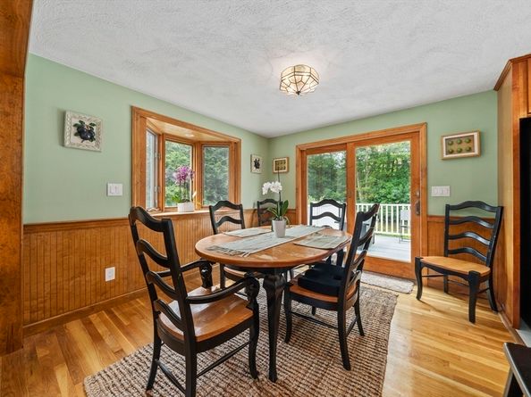 111 Zabrosky Ave, Stoughton MA 02072