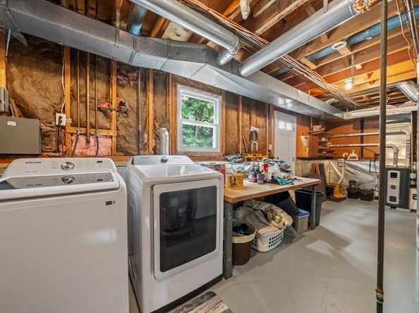 111 Zabrosky Ave, Stoughton MA 02072