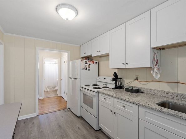 29 Scenic Dr, Worcester MA 01602