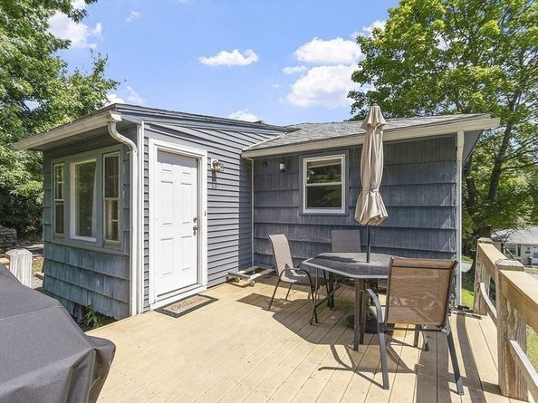 29 Scenic Dr, Worcester MA 01602