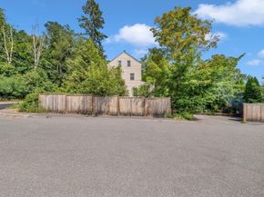 1687-1689 Main Street, Concord MA 01742
