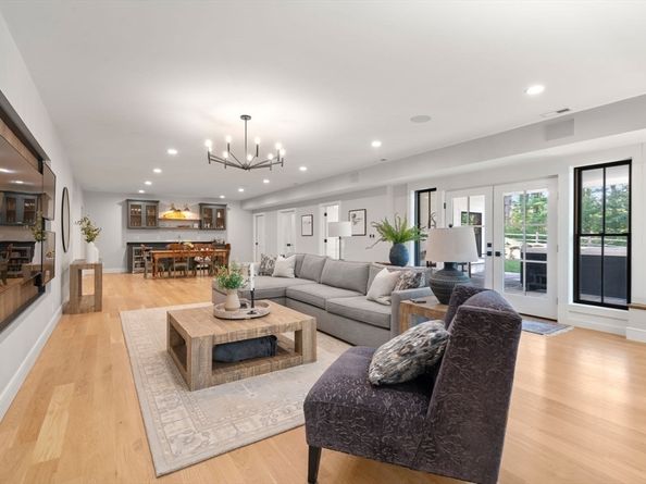 12 Ariana Ln, Norfolk MA 02056