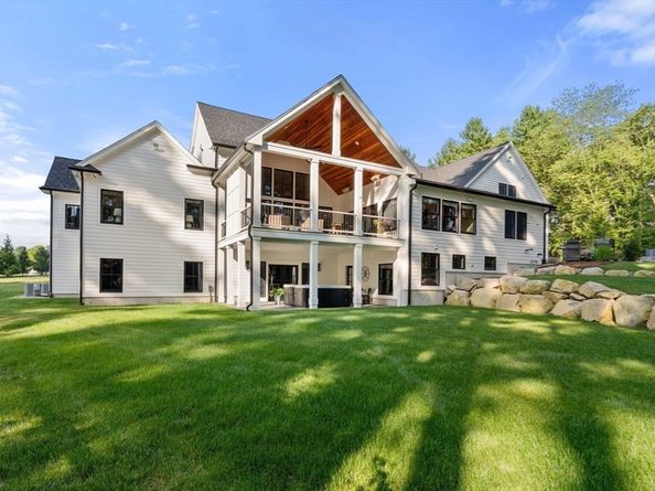 12 Ariana Ln, Norfolk MA 02056