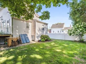 24 Minot St, Reading MA 01867