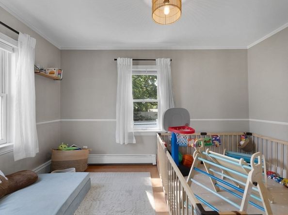 24 Minot St, Reading MA 01867