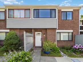 54 Laurelwood Dr 54, Stoughton MA 02072