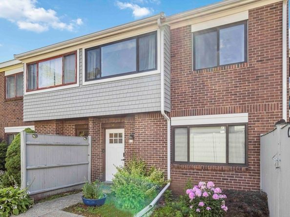 54 Laurelwood Dr 54, Stoughton MA 02072