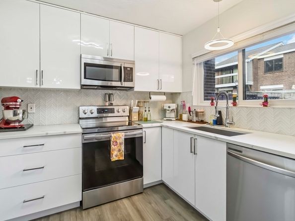 54 Laurelwood Dr 54, Stoughton MA 02072