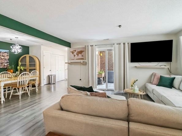54 Laurelwood Dr 54, Stoughton MA 02072