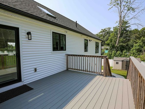 70 S Oxford Rd, Millbury MA 01527
