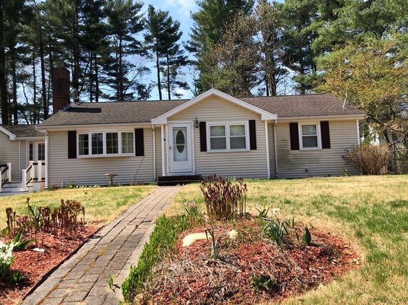 169 Pond Street, Holbrook MA 02343