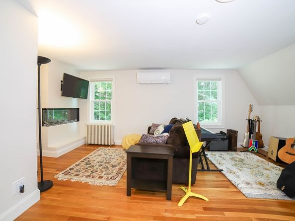 493 Salisbury Street, Worcester MA 01609
