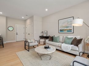 7 Cross St 102, Wilmington MA 01887