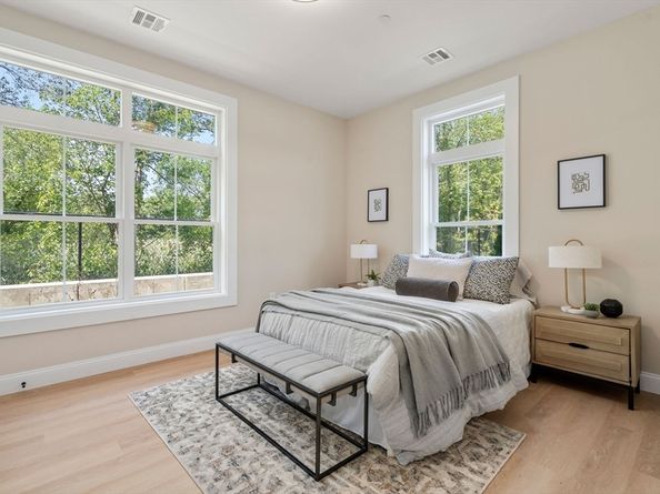 7 Cross St 102, Wilmington MA 01887